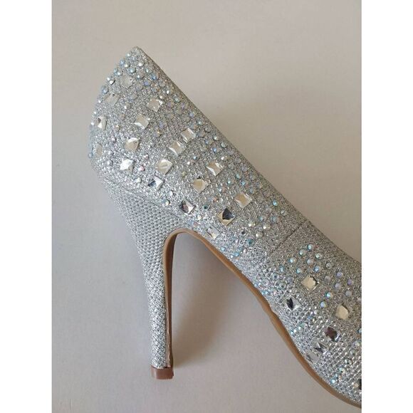 Delicacy Studded Pumps Silver Sz 7 1/2 4 inch heel - Picture 9 of 10